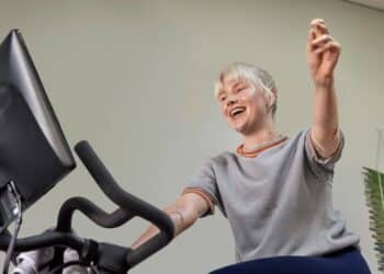 Umfrage enthüllt: Fitnesstraining macht so glücklich wie ein Sommerflirt