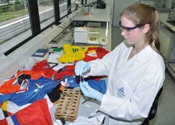 Fußball-EM: Fanartikel sicher nutzen