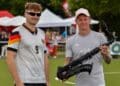 Das legendäre EM-Saxophon wird für die Toni Kroos Stiftung versteigert! Bei United Charity können Fans auf das schwarze Kult-Saxophon bieten, das tausende Fußballfans begeisterte