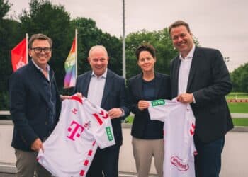 DEVK weitet Sponsoring auf FC-Frauen aus