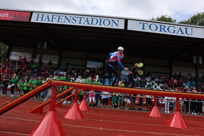 Sportliche Fitness + hohe Konzentration = spannende Wettbewerbe / Deutsche Feuerwehr-Meisterschaften im Internationalen Feuerwehrsportwettkampf eröffnet