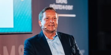 BIG BANG KI FESTIVAL in Berlin / Horst Heldt (Manager Union Berlin) prangert „bedenkliche“ Entwicklung bei Spielerkäufen der Fußball-Bundesligisten an